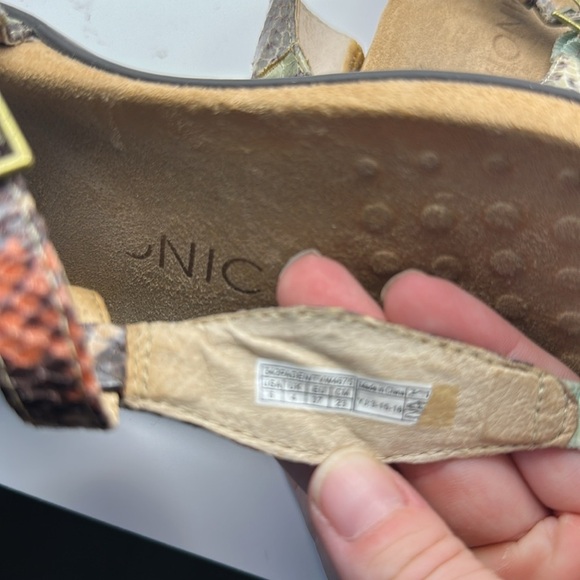 Vionic kalise Colorful Snakeskin Sandals 6 - Picture 4 of 4